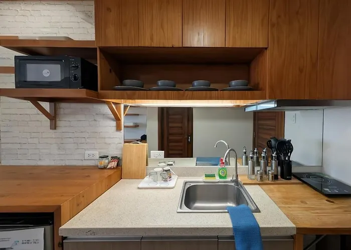 Unit, W Pool & Gym Access