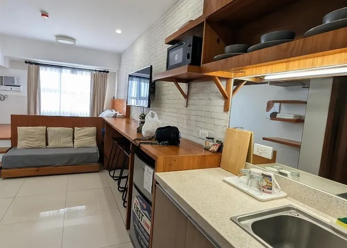 Unit, W Pool & Gym Access Себу