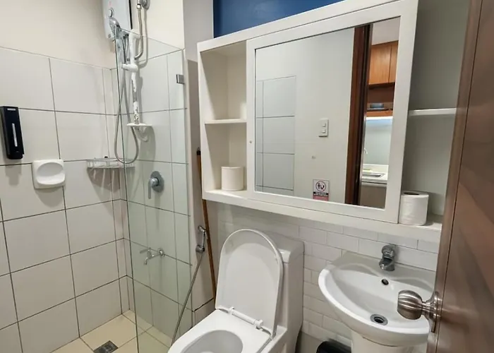 Unit, W Pool & Gym Access