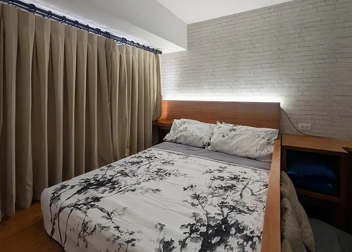 Unit, W Pool & Gym Access