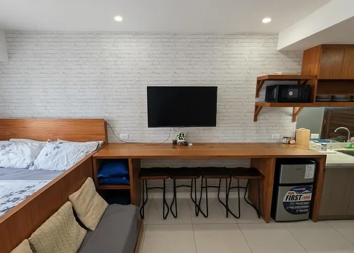 Unit, W Pool & Gym Access