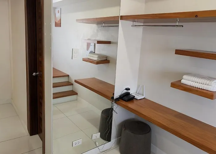 Unit, W Pool & Gym Access *